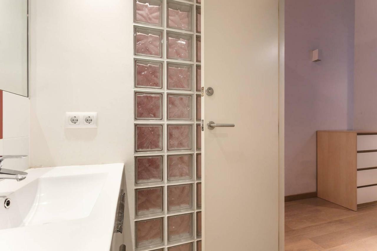 Nice Apartment In Sants Barcelona Exterior photo